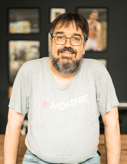 Henning Hohmann, Mitarbeiter bei Morefire, im Büro