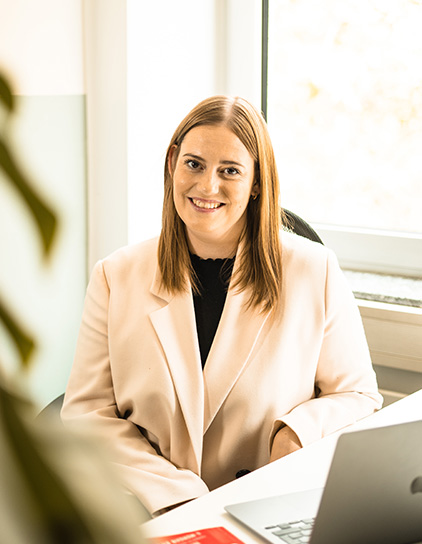 Porträt von Nina Künzl, Mitarbeiterin bei MoreFire