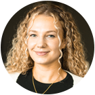 Nicole Saibel lächelt in die Kamera