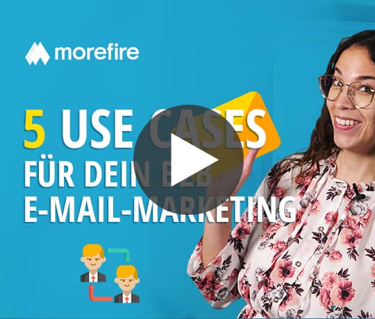 Bild mit dem Text "5 Use Cases für dein B2B E-Mail-Marketing" und einer Frau, die eine E-Mail hält