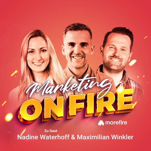 Podcast Cover on Marketing on Fire mit Host und zwei Gästen
