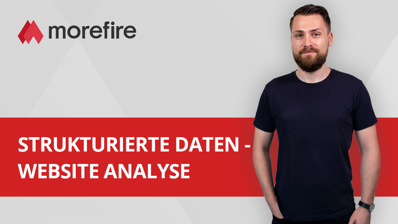 Mann vor grauem Hintergrund mit rotem Banner und der Aufschrift "Strukturierte Daten - Website Analyse".
